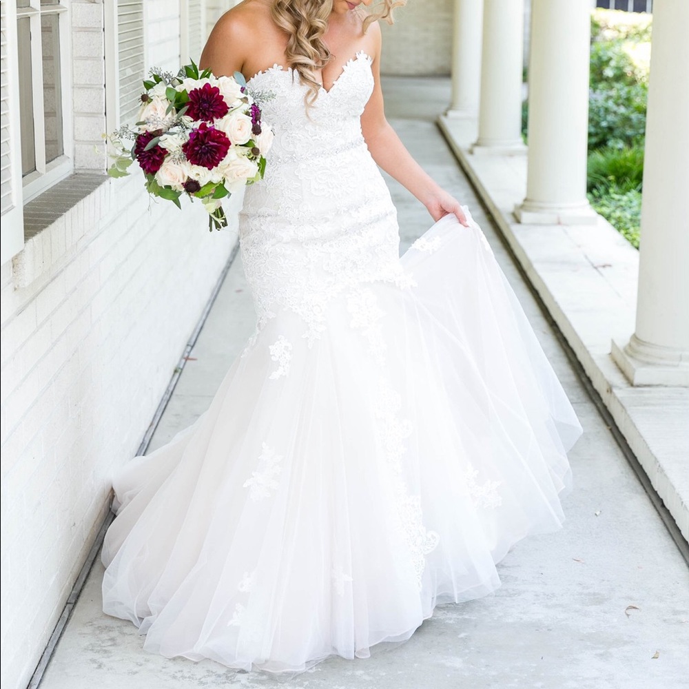 Wedding gown dress
